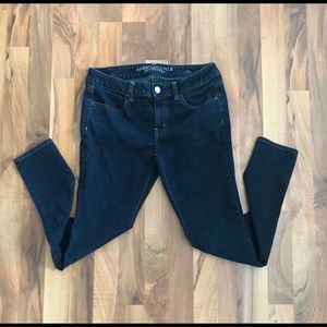 Brand new American Eagle Dark wash jegging.